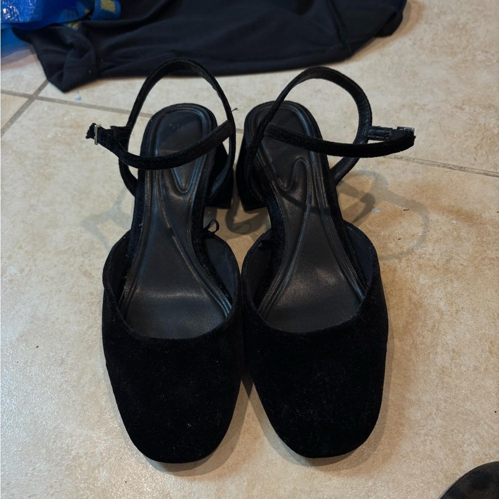 Elegant Black velvet heels